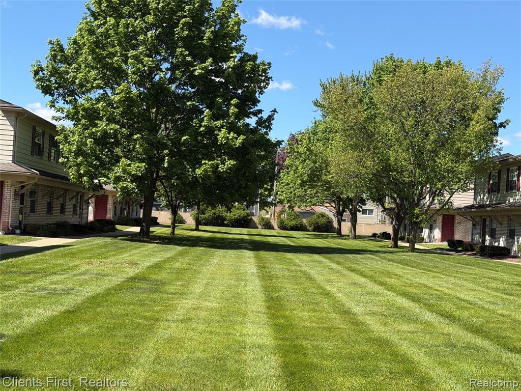 204 Princeton Drive, South Lyon, MI 48178 — Photo 29