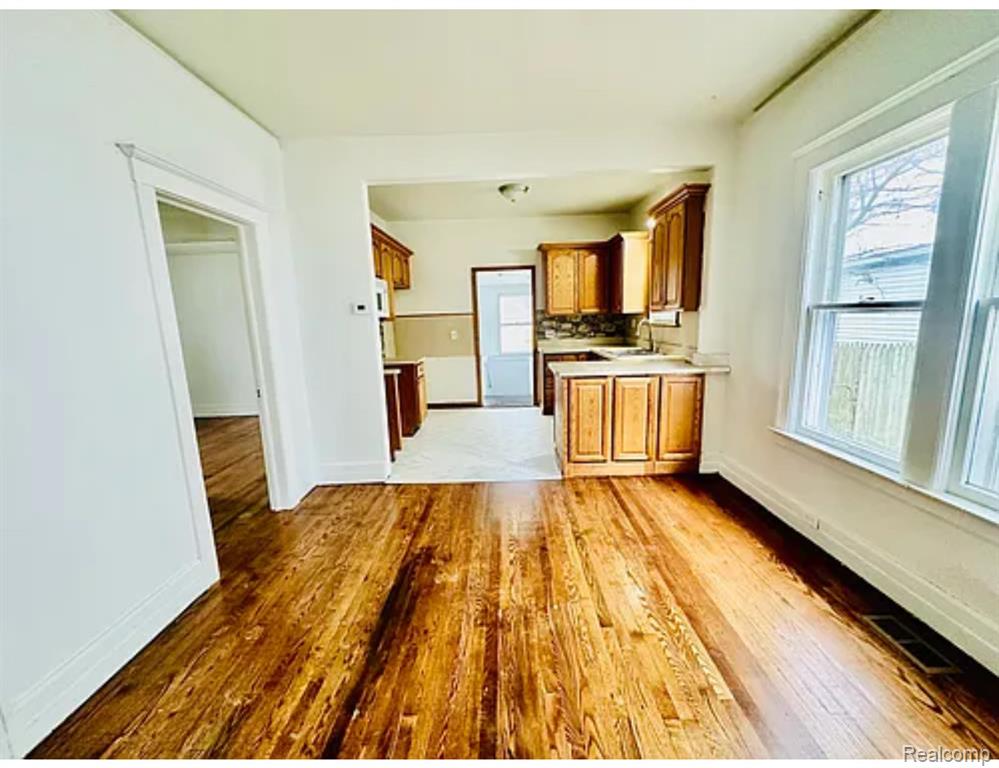8175 Central, Center Line, MI 48015 — Photo 4