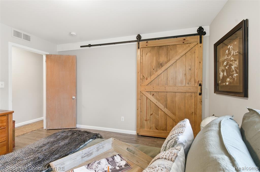 4305 Meadowlane Court, Bloomfield Hills, MI 48304 — Photo 23