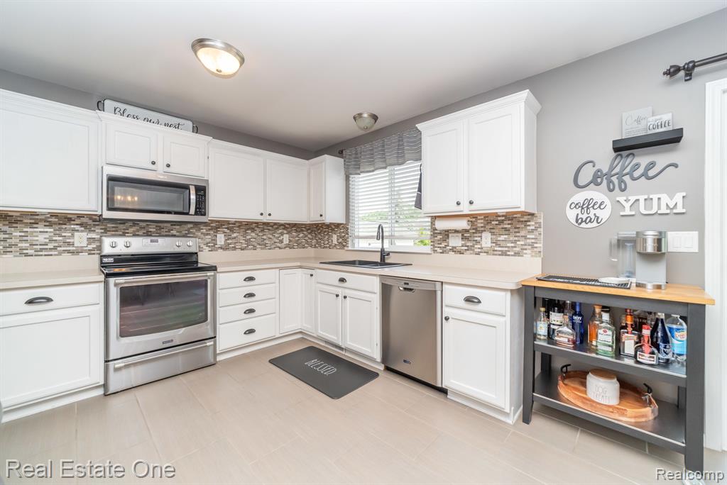 4433 JORDAN Drive, Grand Blanc, MI 48439 — Photo 21