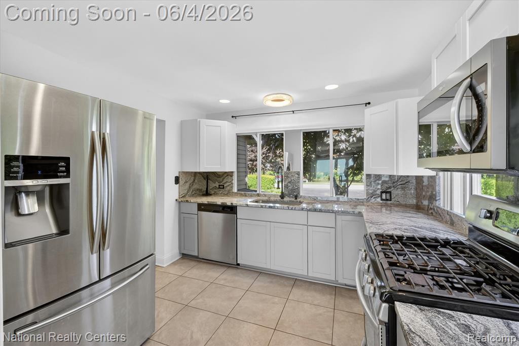 3946 Lakeshore Drive, Newport, MI 48166 — Photo 26