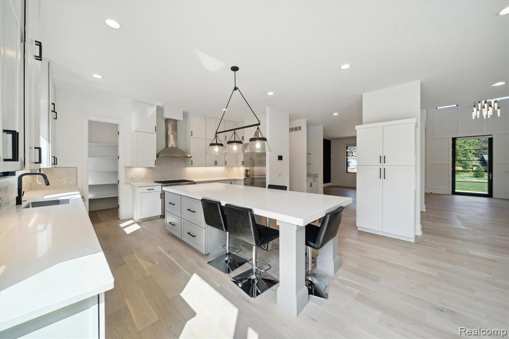 7450 PARKSTONE Lane, Bloomfield Hills, MI 48301 — Photo 24