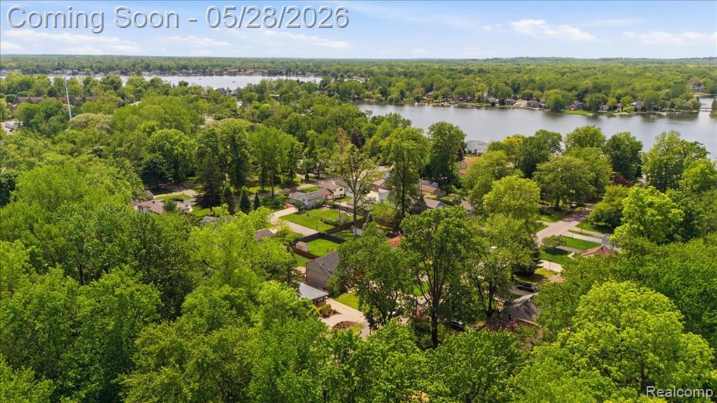 4805 Fenmore Avenue, Waterford, MI 48328 — Photo 35
