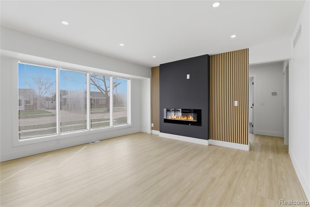 23509 Parklawn Street, Oak Park, MI 48237 — Photo 6