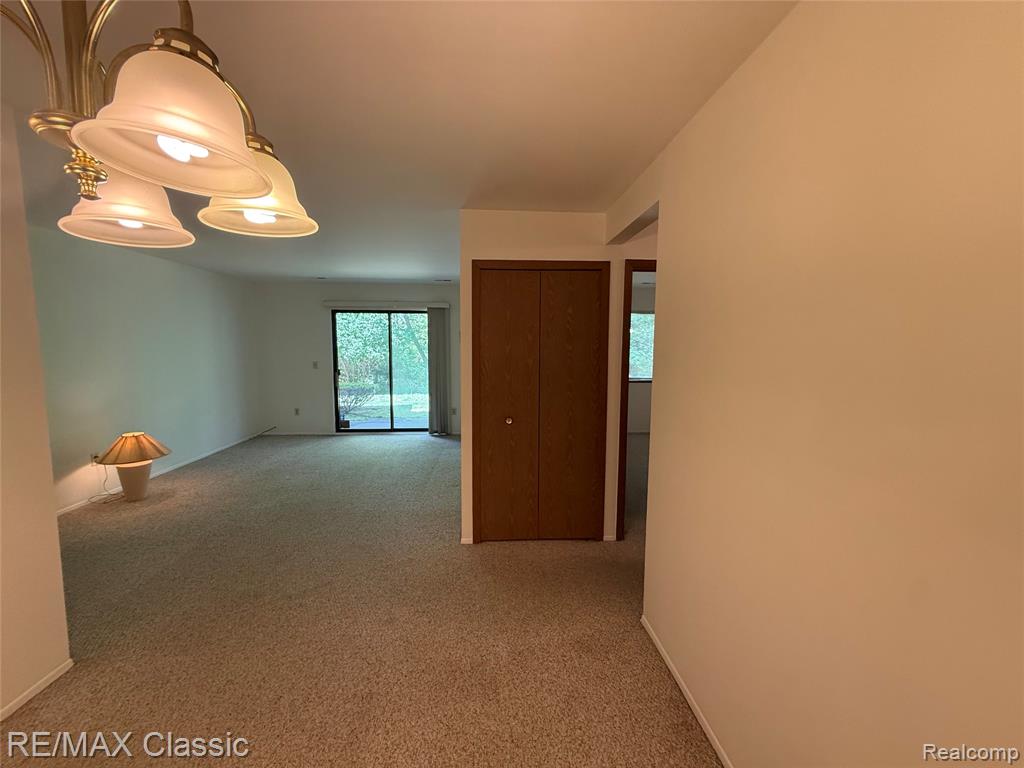 7806 Manor Circle, 103, Westland, MI — Photo 6