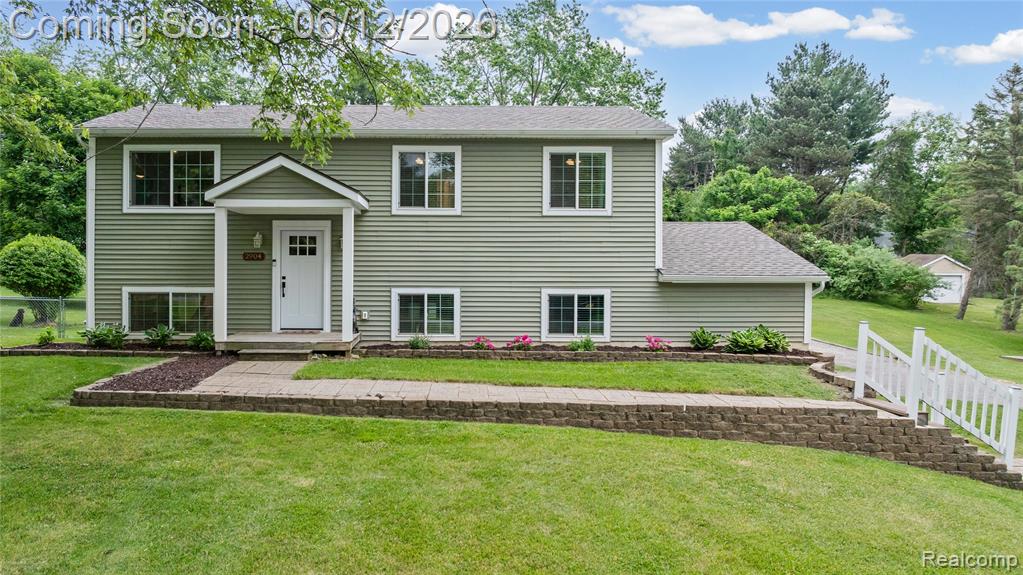 2904 Sun Terrace Drive, Hartland, MI 48353 — front exterior