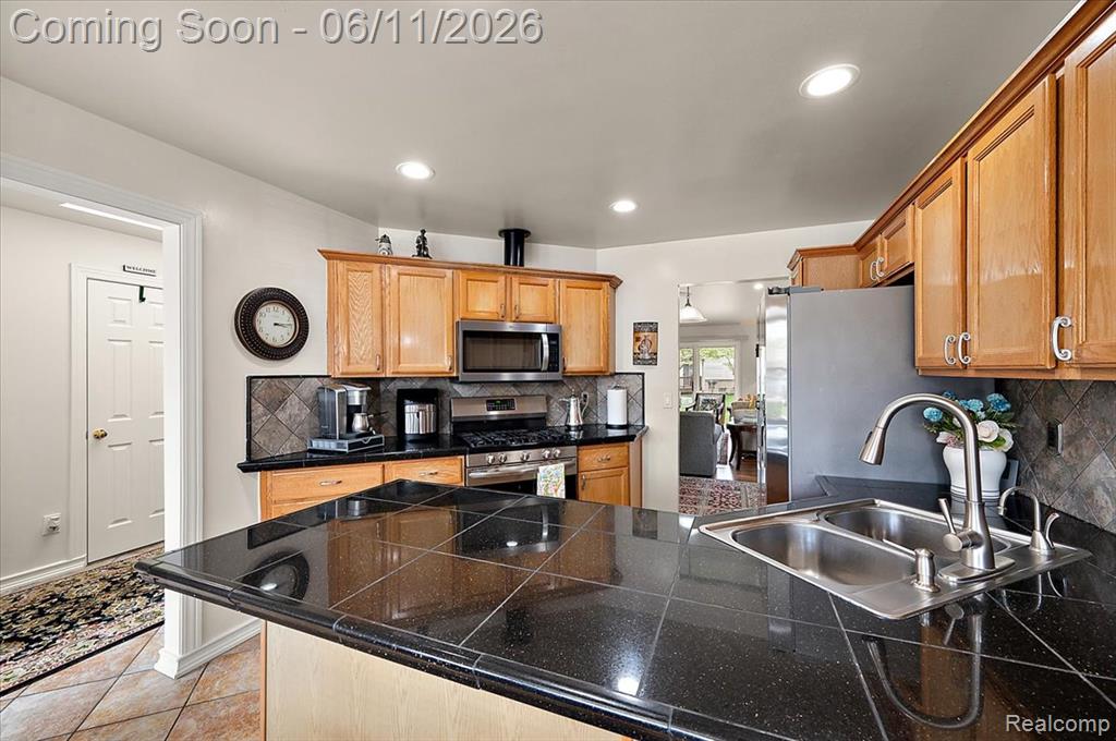41034 Greenspire Drive, Clinton Twp, MI 48038 — Photo 27