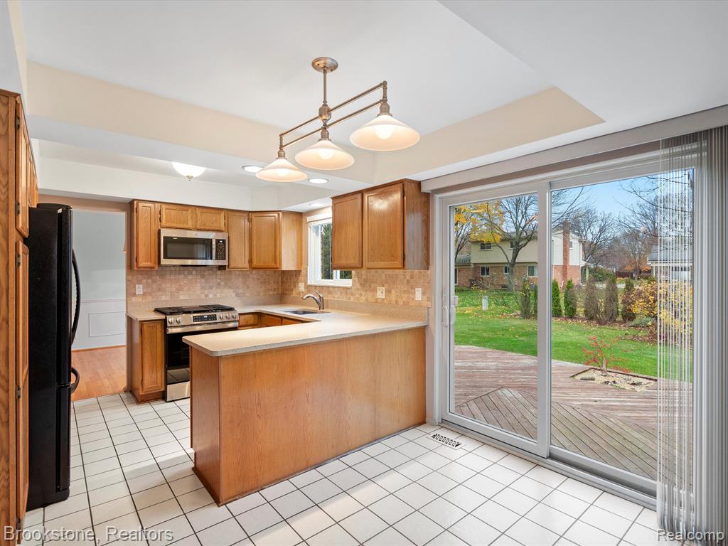 5628 PATTERSON Drive, Troy, MI 48085 — Photo 14
