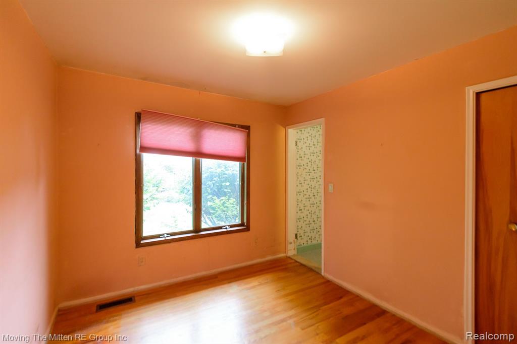 1200 GEORGINA Drive, Ypsilanti, MI 48198 — Photo 12