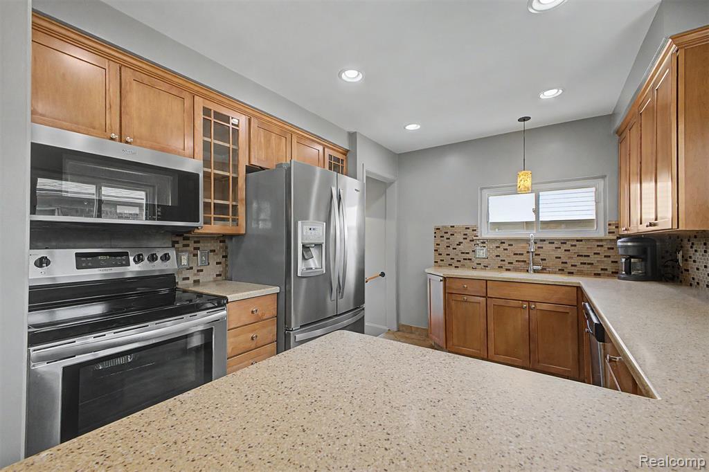 9904 Fox Avenue, Allen Park, MI 48101 — Photo 12