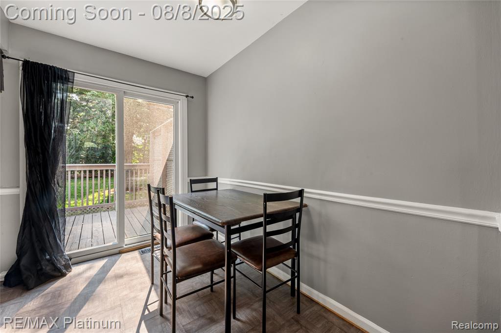 708 Elmwood Drive, Fenton, MI 48430 — Photo 12