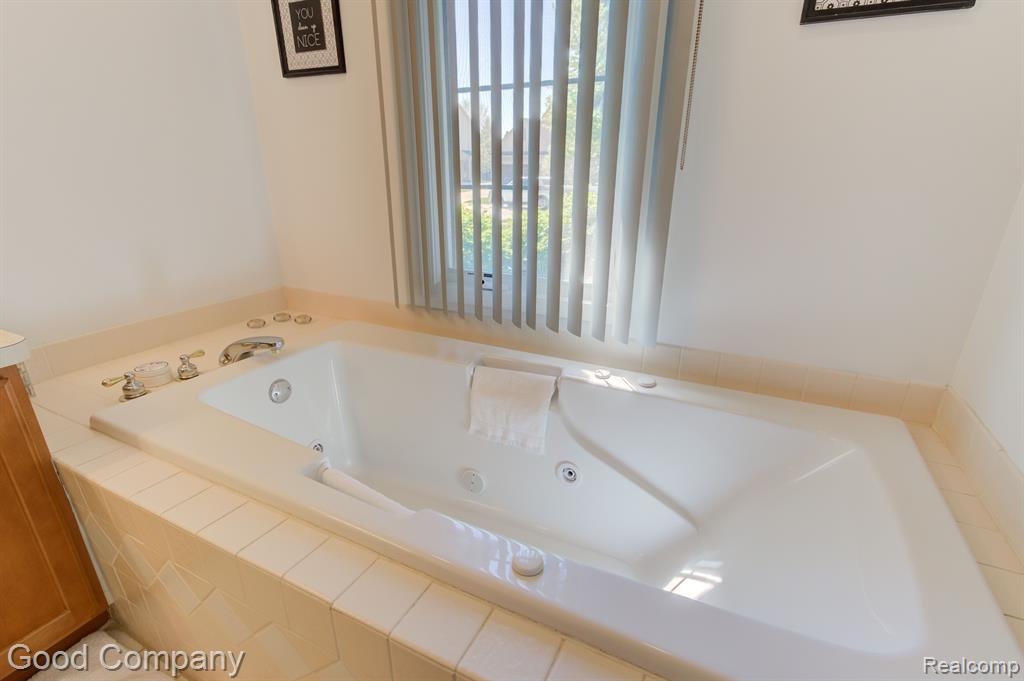 51250 W HILLS Drive, Plymouth, MI 48170 — Photo 34