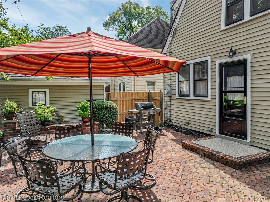 454 W Oakridge Street, Ferndale, MI 48220 — Photo 39