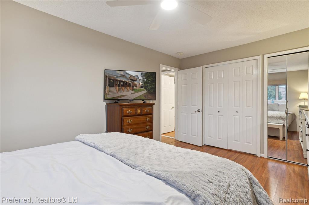 262 PINEWOOD Drive, Plymouth, MI 48170 — Photo 23
