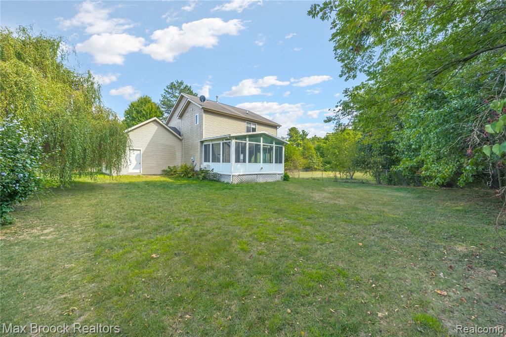 71 DONNA Court, Waterford, MI 48327 — Photo 27