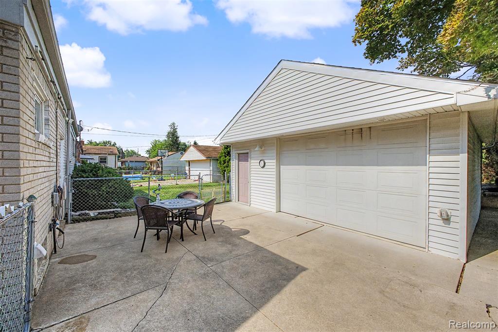 9904 Fox Avenue, Allen Park, MI 48101 — Photo 37