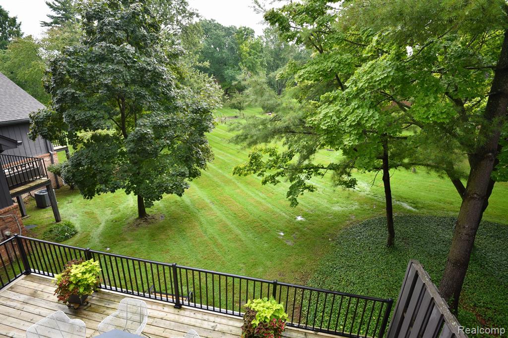 1943 PINE RIDGE Court, Bloomfield Hills, MI 48302 — Photo 24
