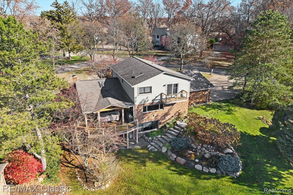5067 Oakwood Court, Commerce Twp, MI 48382 — Photo 3