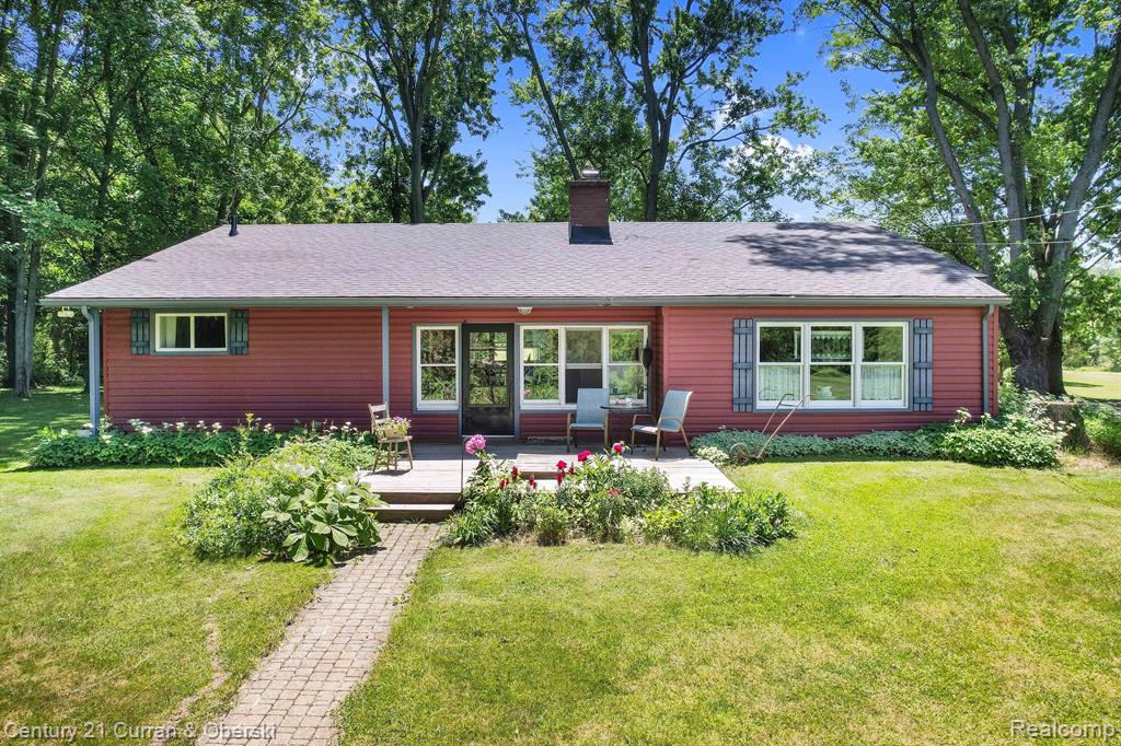 415 W PREDMORE Road, Oakland, MI — front exterior