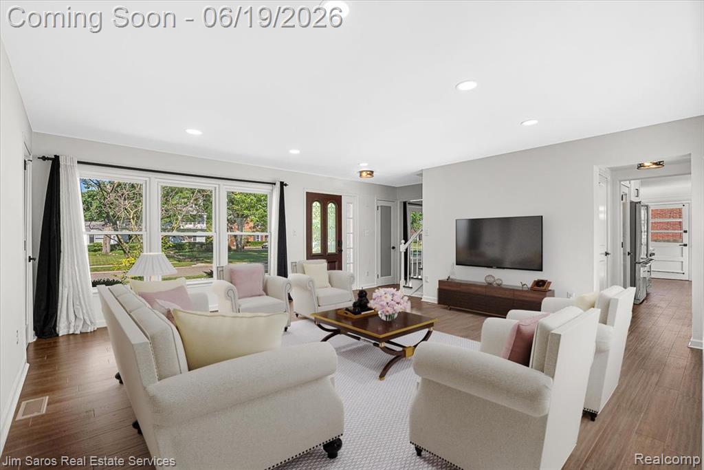 615 Lakepointe Street, Grosse Pointe, MI 48230 — Photo 6