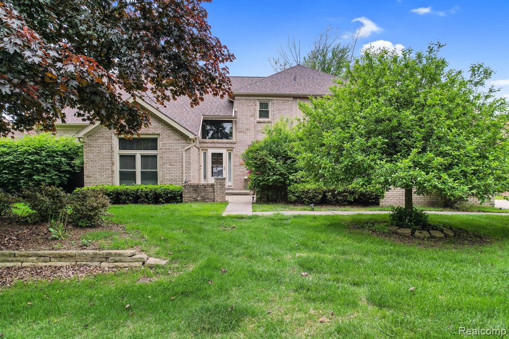 6655 MOUNTAIN Drive, Troy, MI 48098 — Photo 2