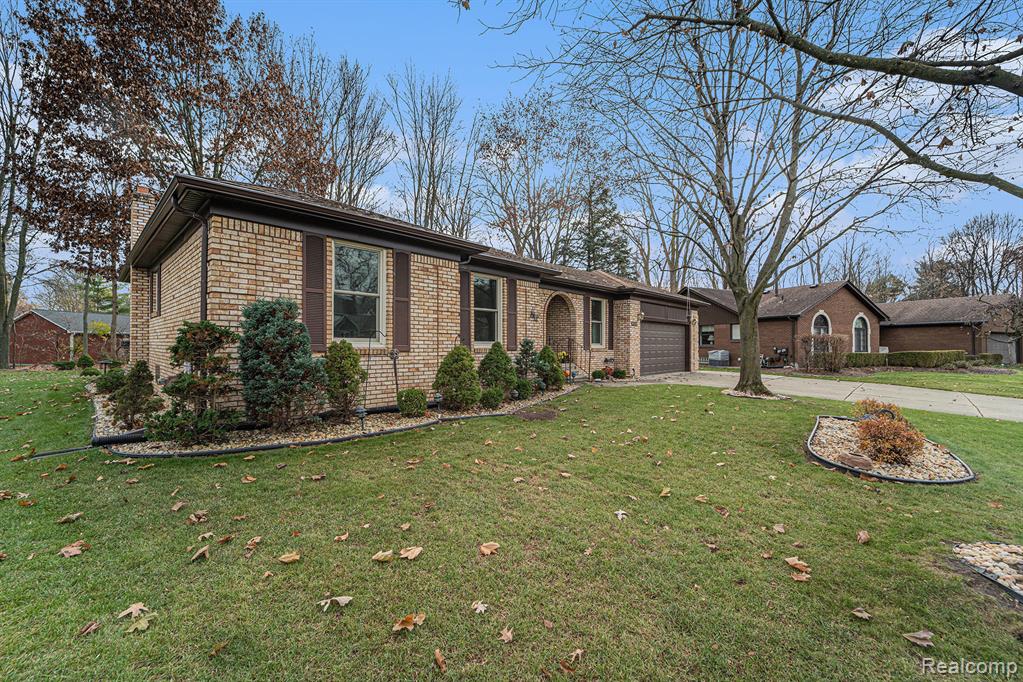 48796 Palmyra Drive, Shelby Twp, MI 48317 — Photo 2