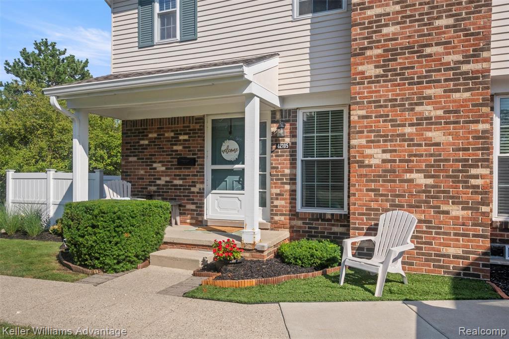42105 Roscommon Street, Novi, MI 48167 — Photo 4