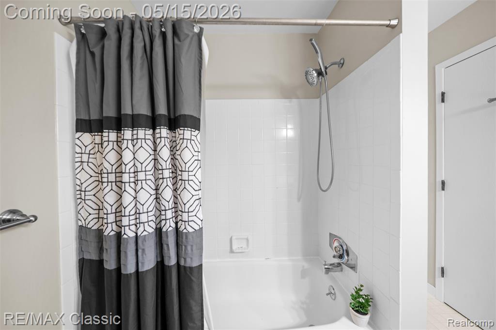 7362 Manor Circle, 203, Westland, MI — Photo 21