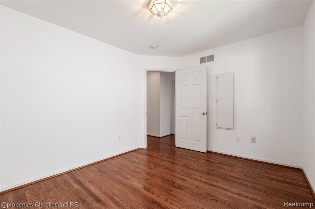 42833 HUNT CLUB Boulevard, Sterling Heights, MI 48314 — Photo 47