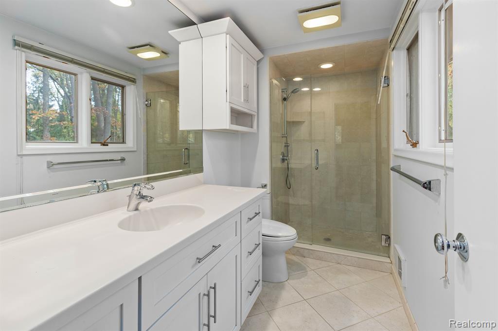 4966 Whispering Pine Lane, Bloomfield Hills, MI 48302 — Photo 21