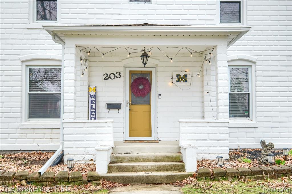 203 Sawyer Street, Grand Blanc, MI 48439 — Photo 3
