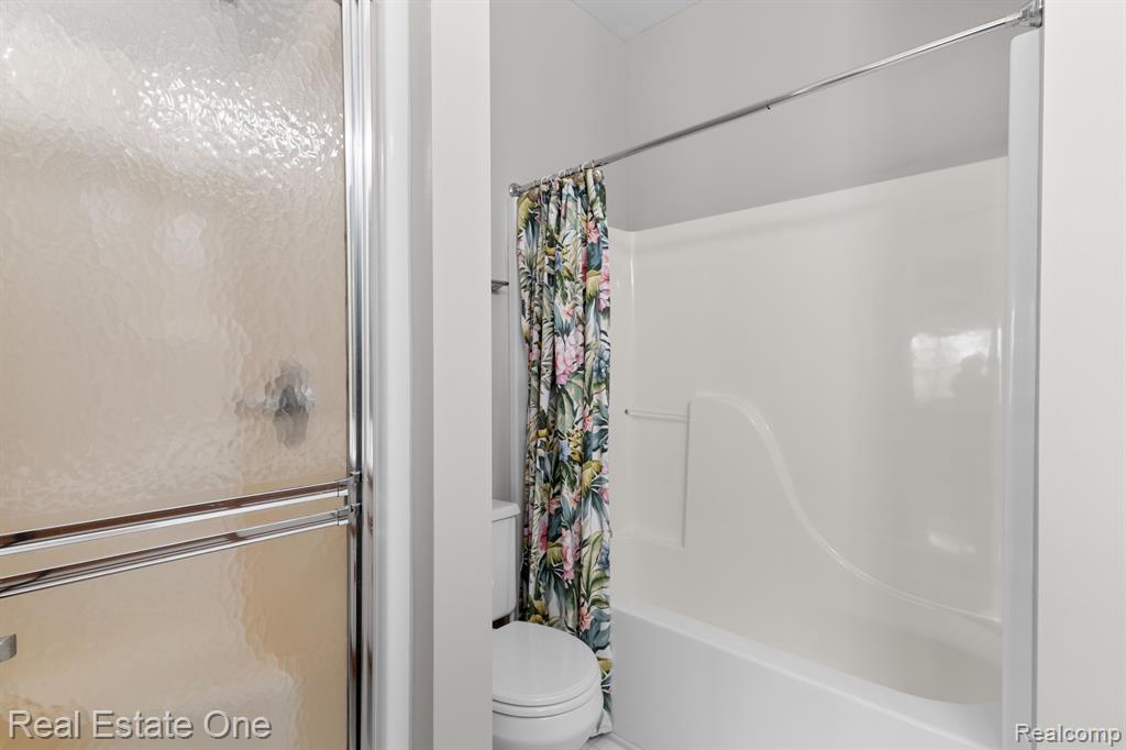 41694 MAGNOLIA Court, Novi, MI 48377 — Photo 13