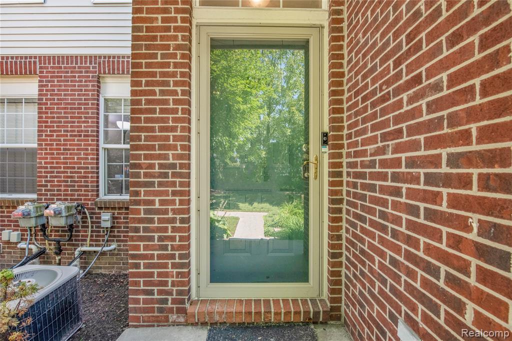10104 Jasmine Drive, Walled Lake, MI 48390 — Photo 7