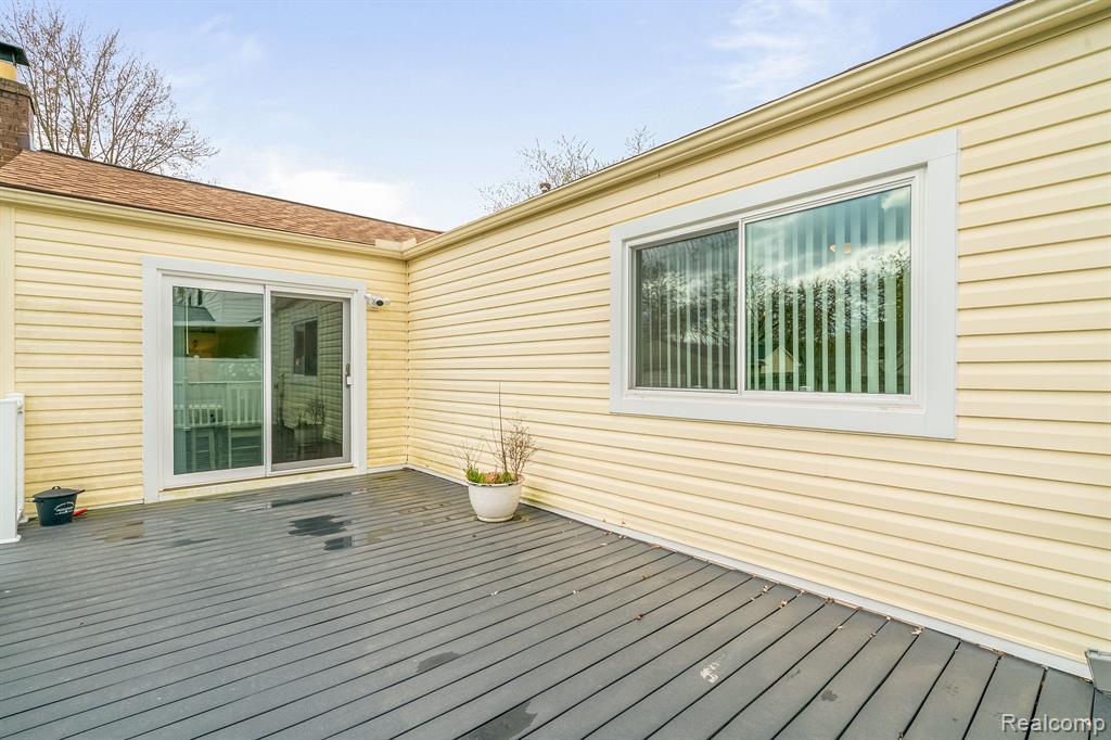5745 NEW MEADOW Drive, Ypsilanti, MI 48197 — Photo 13