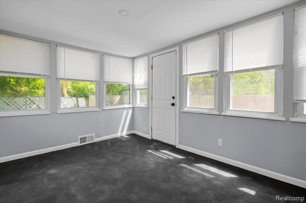 7800 Greenview Avenue, Detroit, MI 48228 — Photo 19