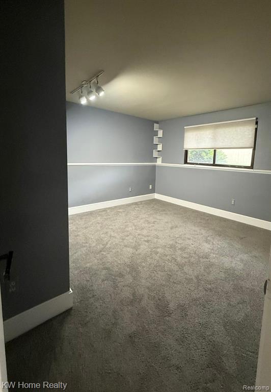 42372 Lochmoor Street, Clinton Twp, MI 48038 — Photo 12