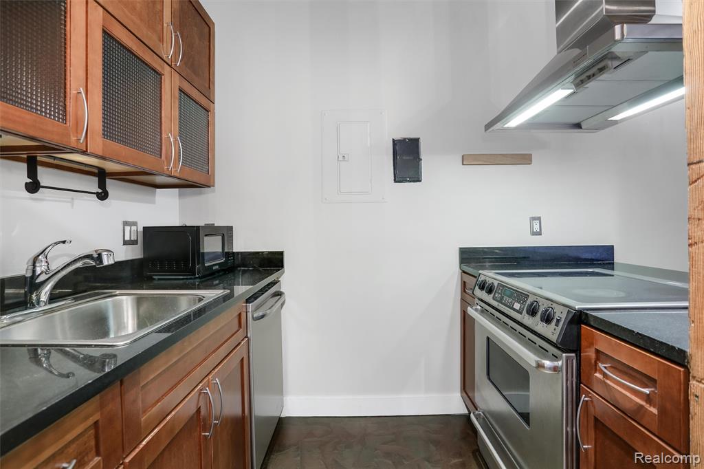 6533 E. JEFFERSON Avenue, Detroit, MI 48207 — Photo 11