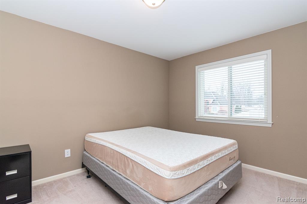 552 CROWN RIDGE Court, White Lake, MI — Photo 51