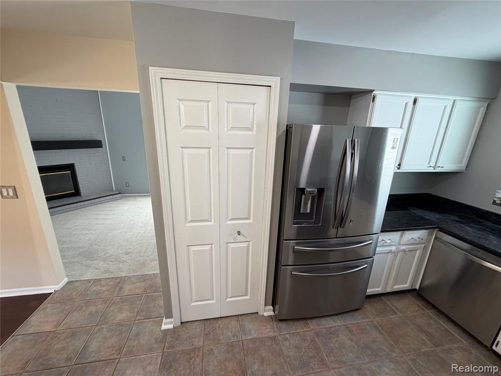 24489 Riverview Lane, Novi, MI — Photo 3