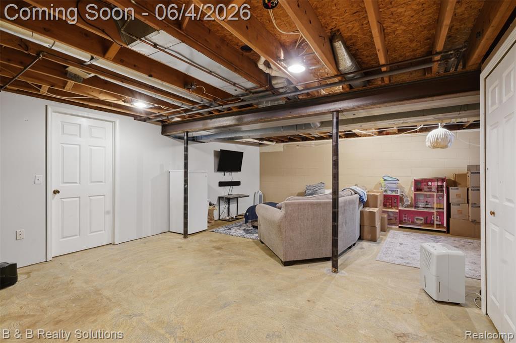 8820 Almont Road, Almont, MI 48003 — Photo 29