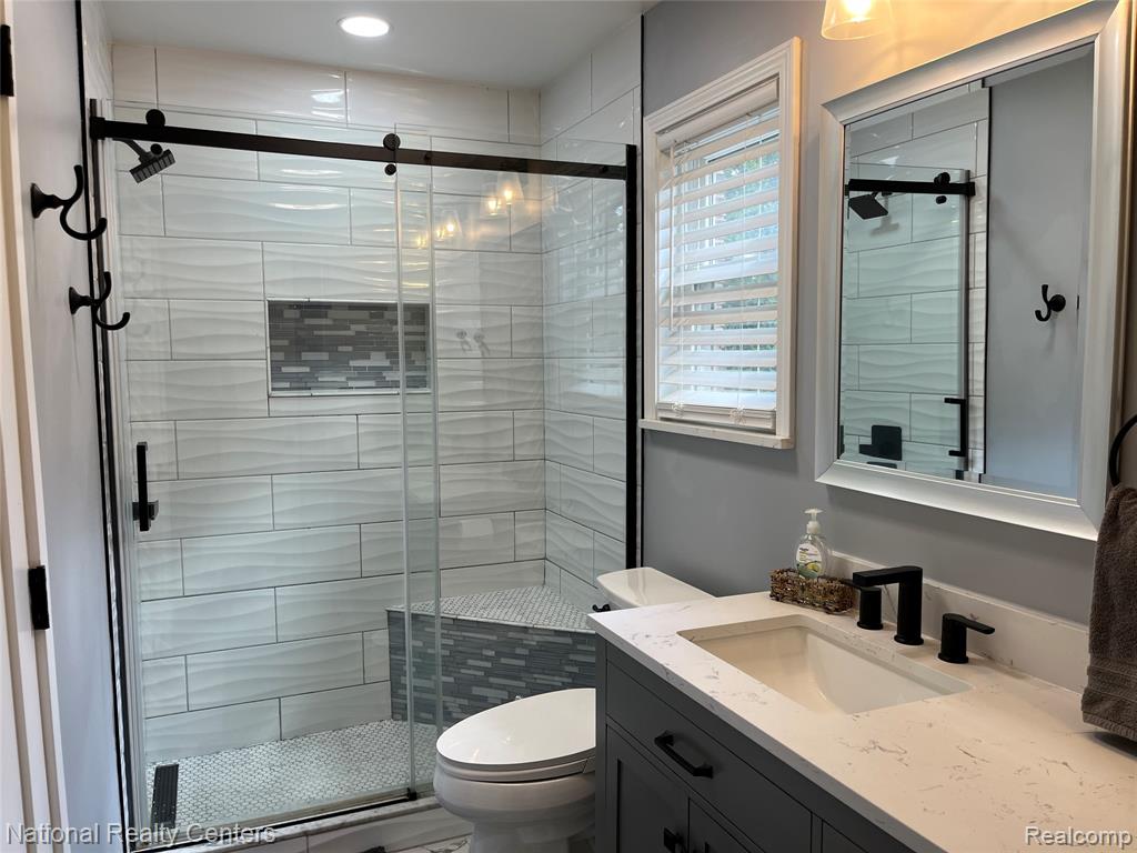 15719 Golden Drive, Macomb, MI 48044 — Photo 10