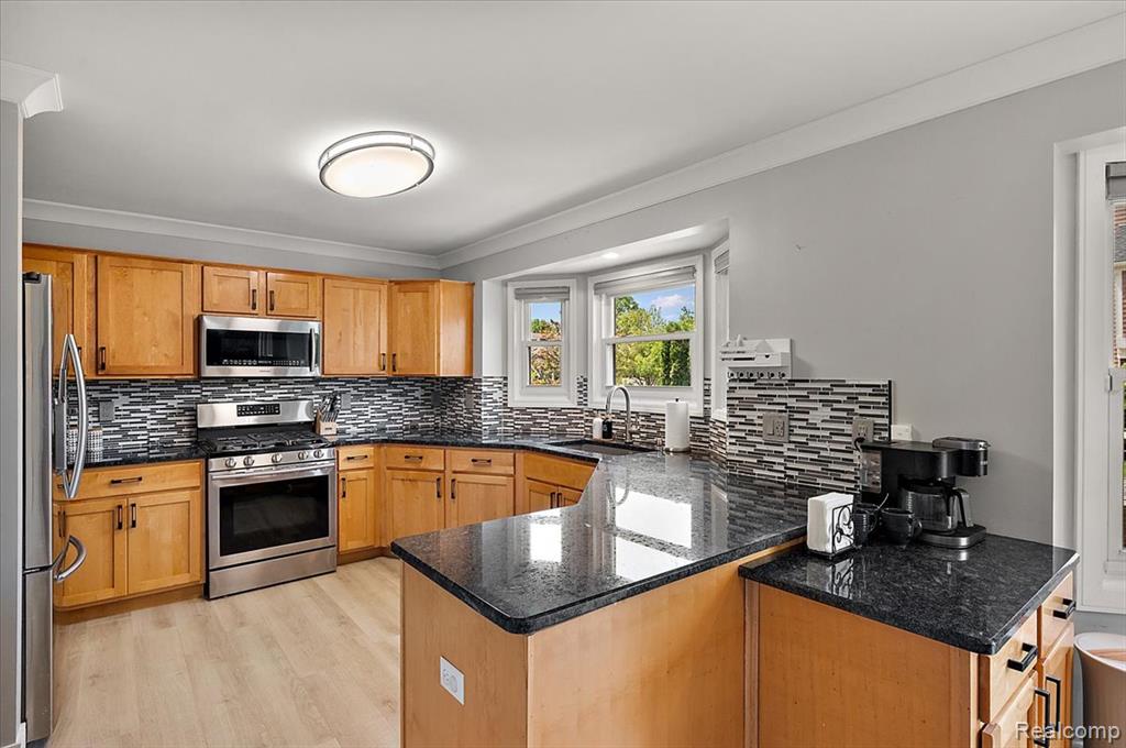 48037 Lafayette Drive, Macomb, MI 48044 — Photo 15