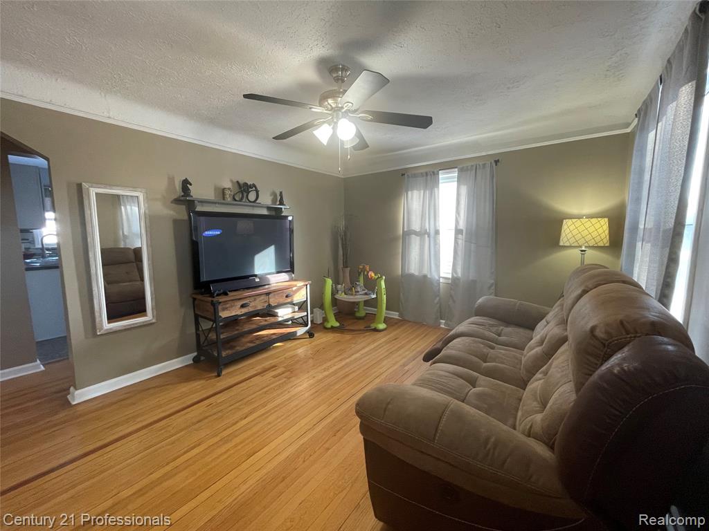 4815 Mildred Street, Wayne, MI 48184 — Photo 5
