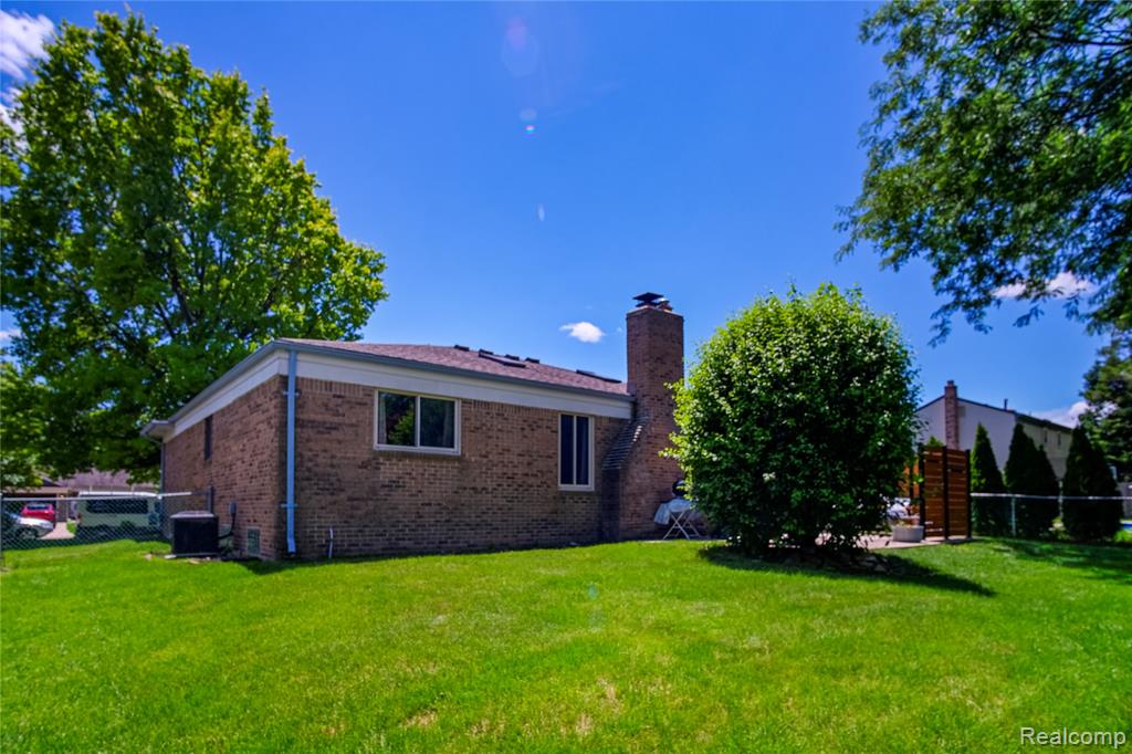 7878 Charrington Drive, Canton, MI 48187 — Photo 26