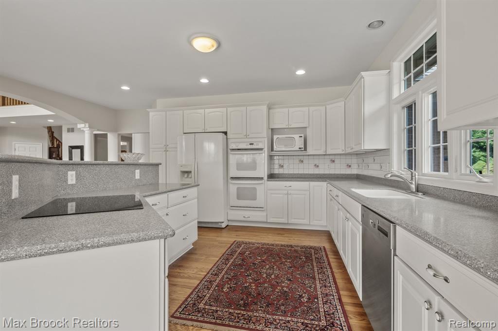 519 Hawksmoore Drive, Clarkston, MI 48348 — Photo 12