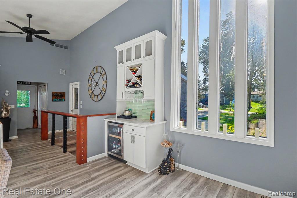 310 Pine Tree Rd Road, Lake Orion, MI 48362 — Photo 11