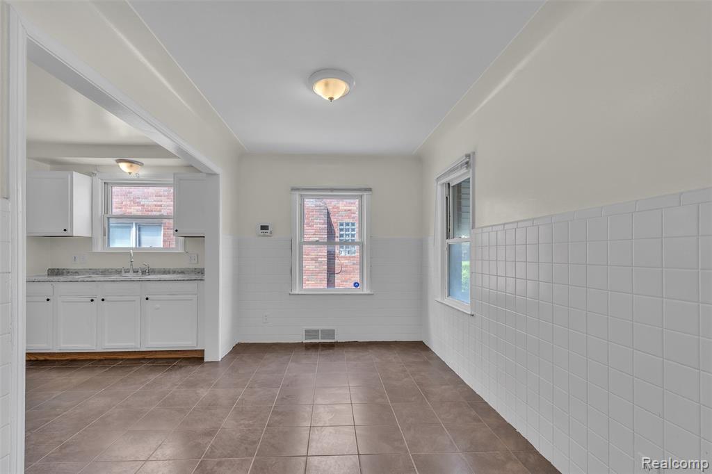 8310 Sirron Street, Detroit, MI 48234 — Photo 12