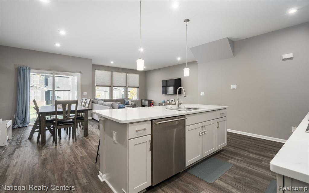 4758 Broomfield Way, Lake Orion, MI — Photo 17
