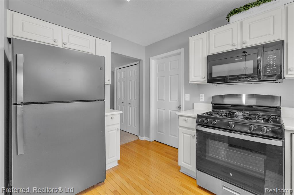 77 Sedum, Howell, MI 48843 — Photo 22