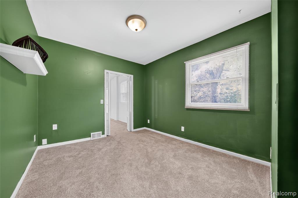 5370 Whipple Lake Road, Clarkston, MI 48348 — Photo 23